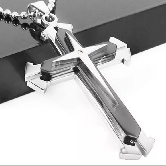 Other - CHUNKY LAYERED STAINLESS STEEL CROSS W CHAIN